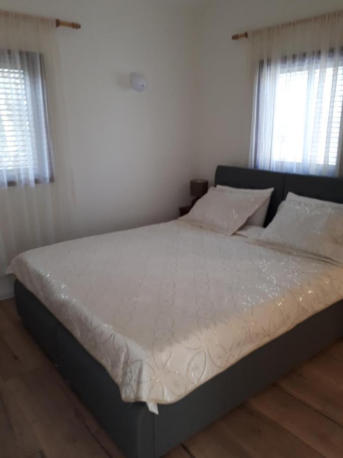ホテル Etty'S House Petach Tikva エクステリア 写真