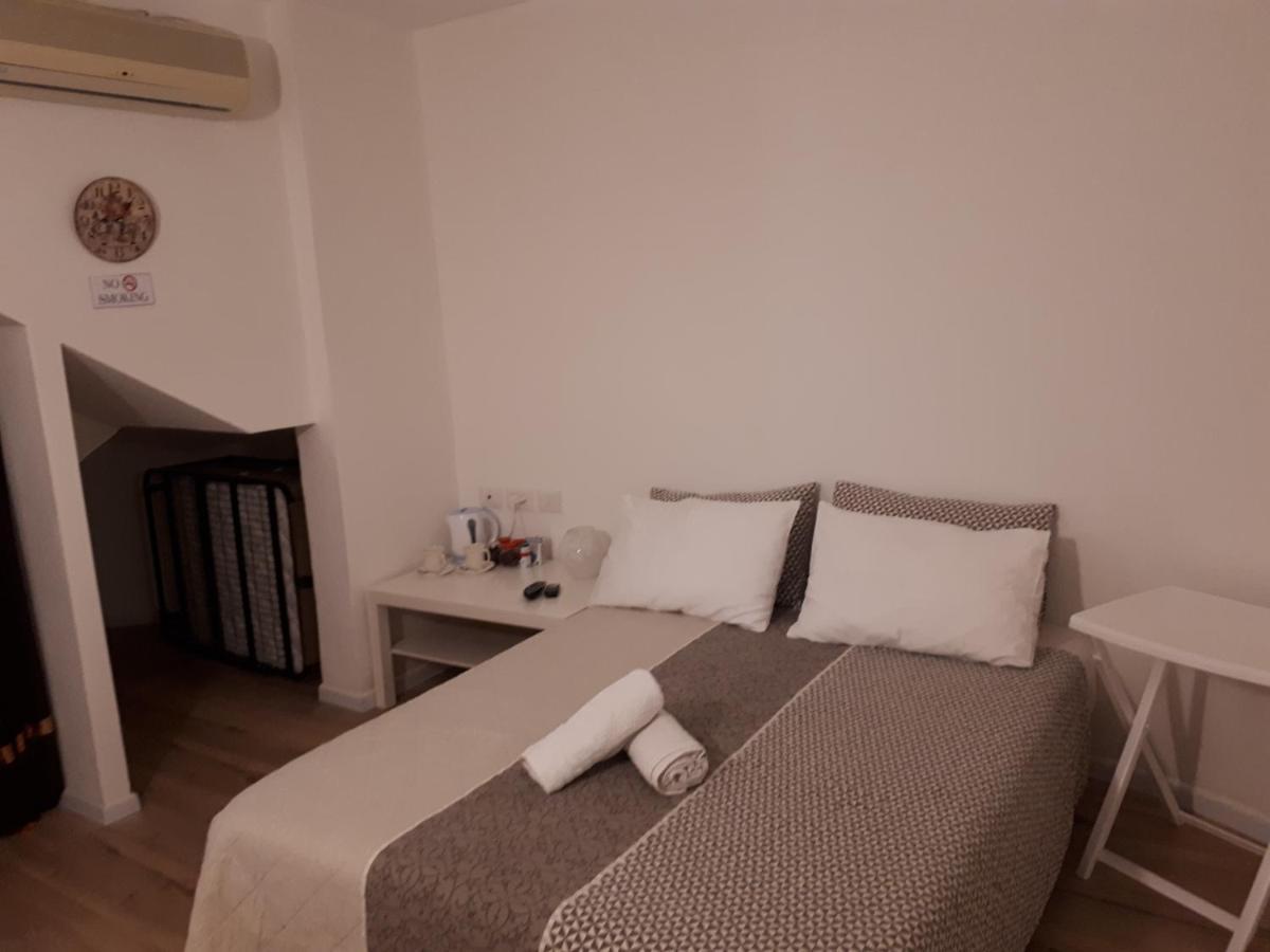 ホテル Etty'S House Petach Tikva エクステリア 写真
