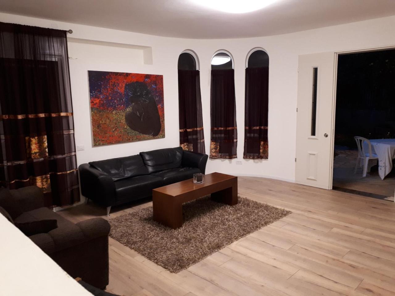ホテル Etty'S House Petach Tikva エクステリア 写真